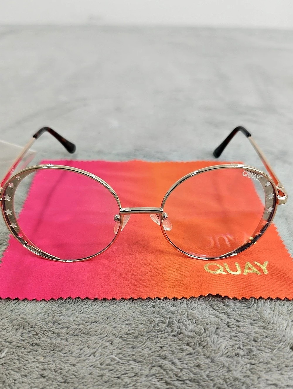 Quay Flying Stars Star Blue Light Glasses in Gold